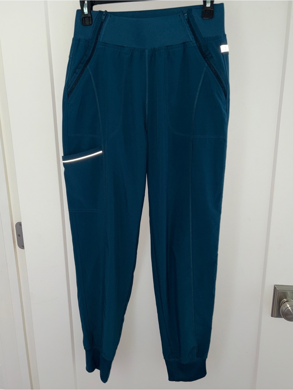 NWOT Cherokee Infinity jogger scrub pants sz S CK110A